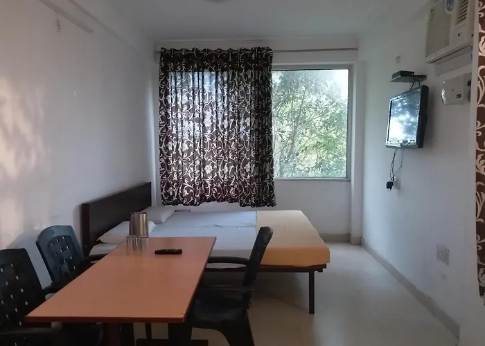 Krishna Hansraj Hotel